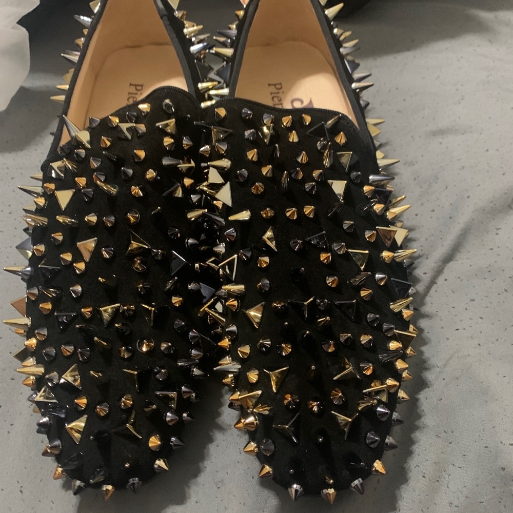 Black spike men dress shoes